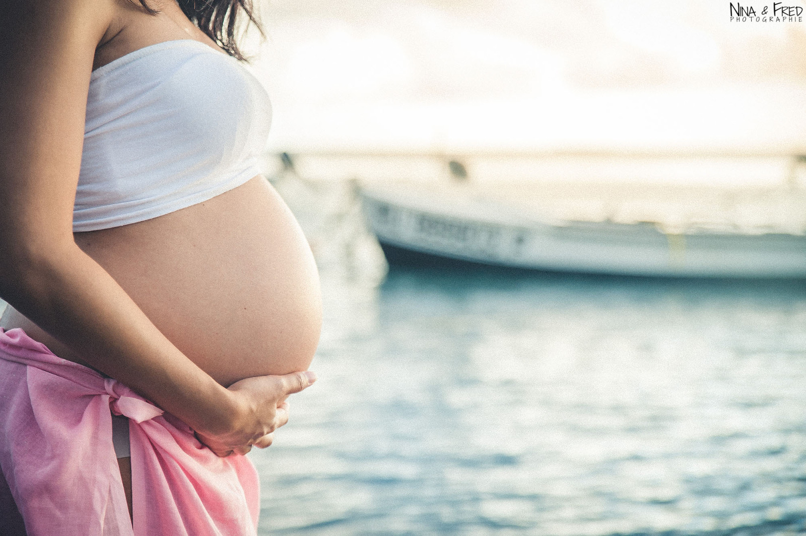 ventre rond femme enceinte 974 F&C