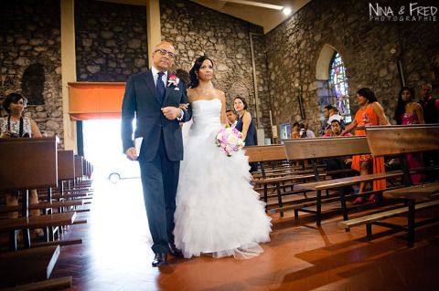 entrée à l'église mariage de Maud et Julien