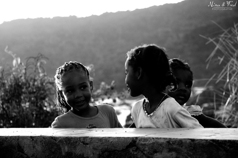 enfants qui jouent à mayotte