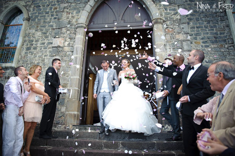 sortie de l'église mariage d'Elodie et Aurélien