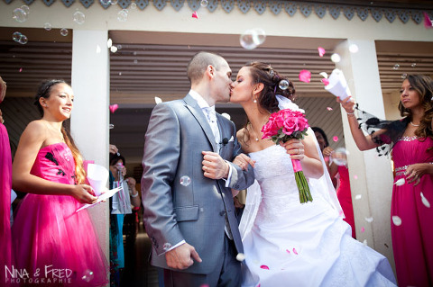 sortie de l'église mariage de Maeva et Cédric