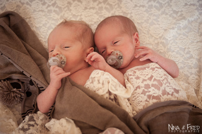 photo de naissance de jumeaux