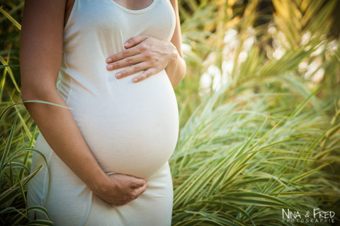 ventre rond de femme enceinte A&O