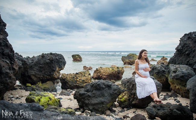 femme enceinte sur la plage Gina