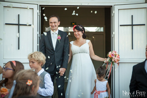 sortie de l'église mariés I&S