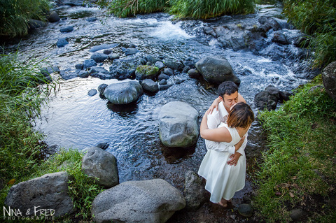 les mariés Florence et Dany dans la Rivière