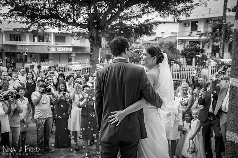 mariés Marie-Alice et Fabrice devant l'église