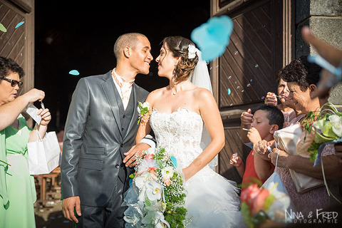 sortie de l'église Carole et Dominique