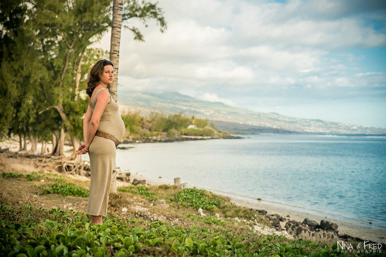 femme enceinte au bord de l'eau Ludmilla