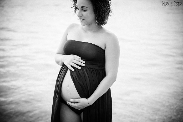 femme enceinte noir et blanc anais
