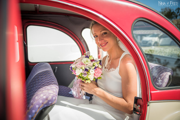 mariée Marion en voiture