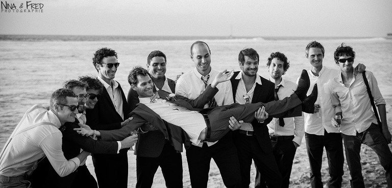 marié et invités au mariage de M&B