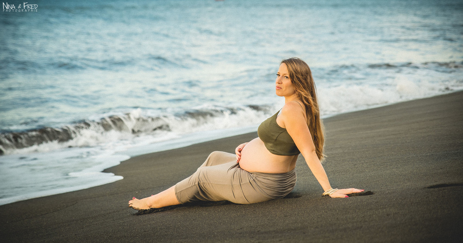 photographie de grossesse sur la plage L&Y