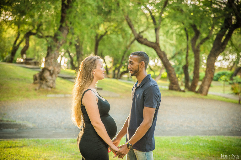 shooting grossesse dans un parc L&Y