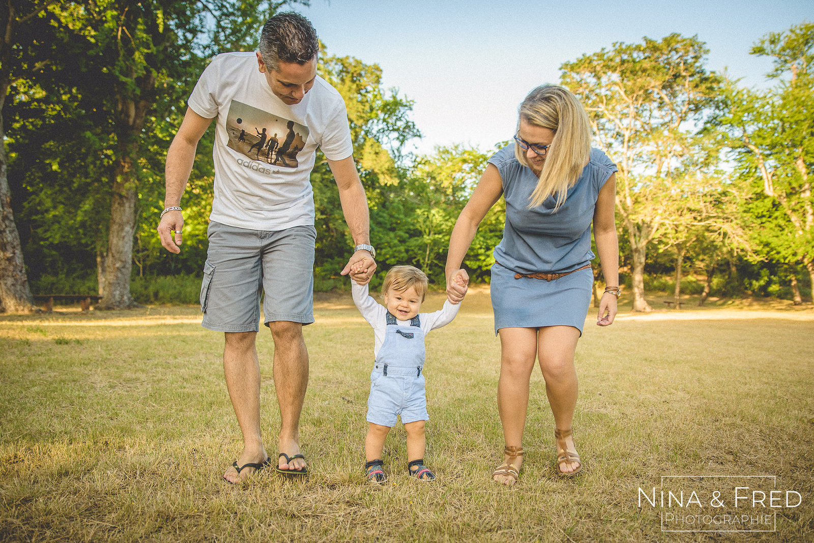 photo de famille dans l'herbe L&V