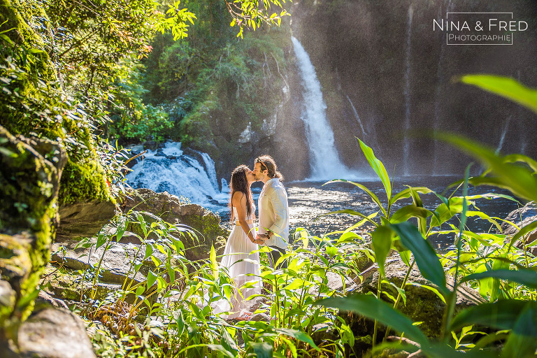 séance photo engagement à la Réunion cascade A&G