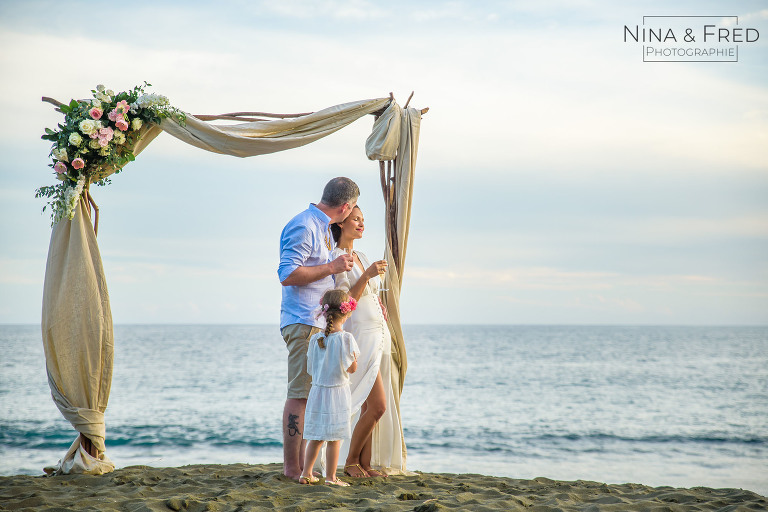 mariage de C&N arche sur la plage