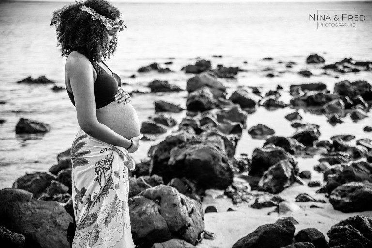 photo grossesse plage noir et blanc