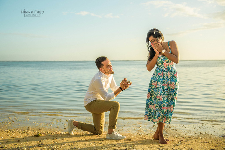 demande en mariage sur la plage Réunion A&R-20