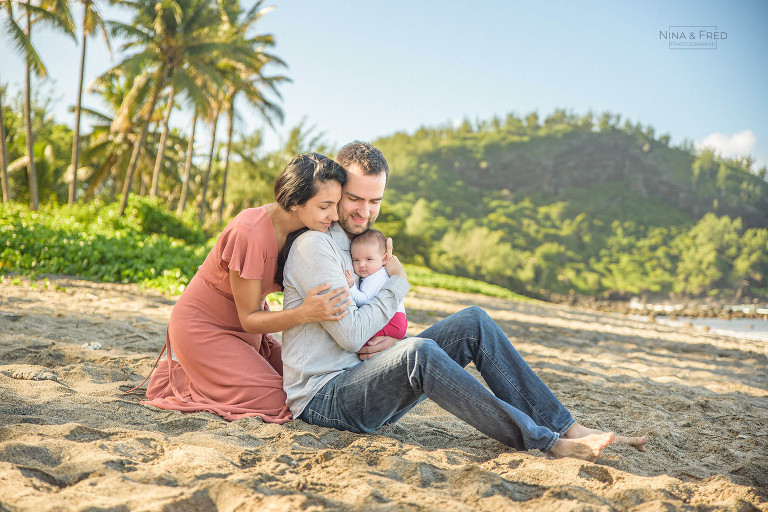 shooting bébé naissance plage E&C&F