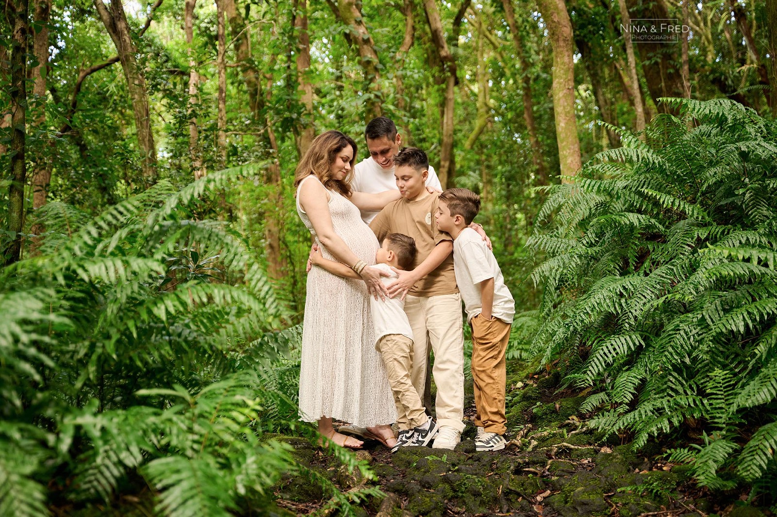 shooting grossesse en famille forêt île de la Réunion L&Y-26
